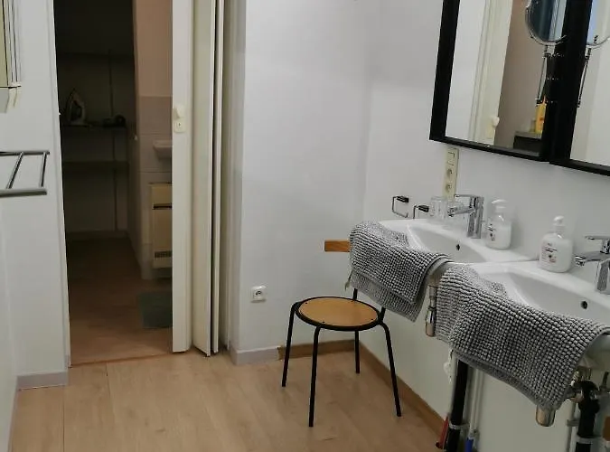 Backpackers - Comfortable But Not 5 Stars! منزل للإقامة