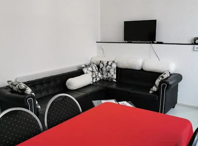 منزل للإقامة Backpackers - Comfortable But Not 5 Stars! أوستيند