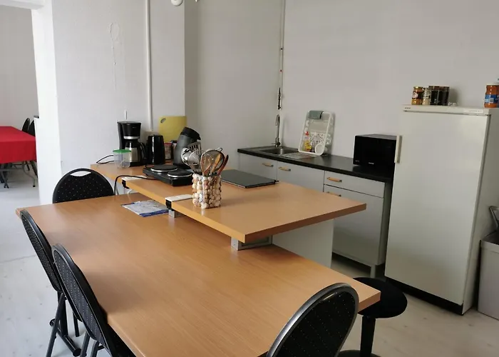 Backpackers - Comfortable But Not 5 Stars! أوستيند