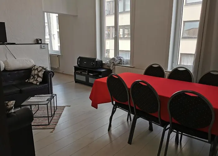 Backpackers - Comfortable But Not 5 Stars! أوستيند